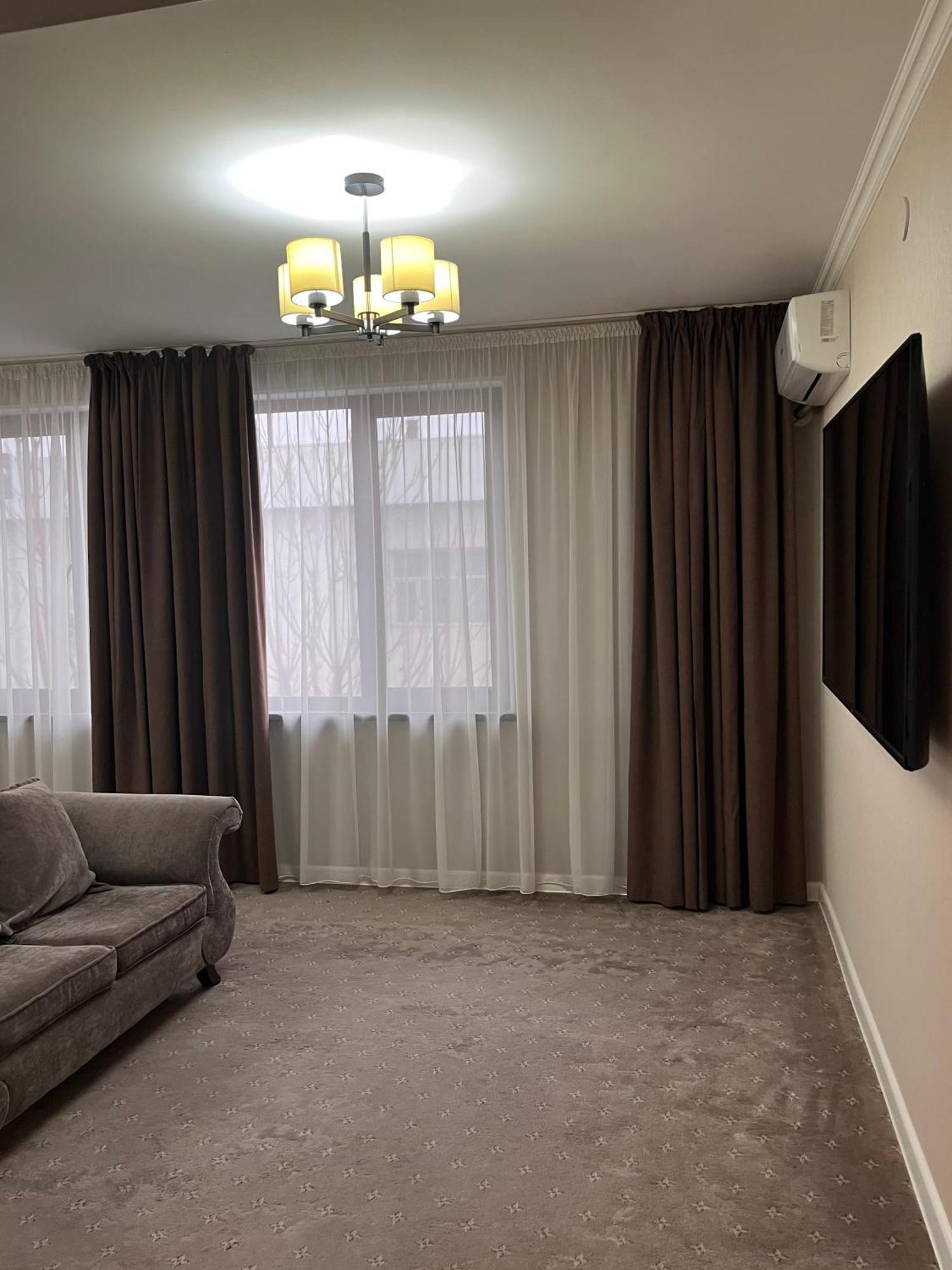 Hotel Fn Shymkent Esterno foto